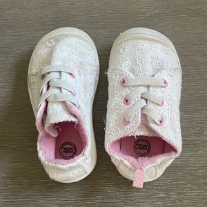 Stretchy White Cloth Shoes Size 5C